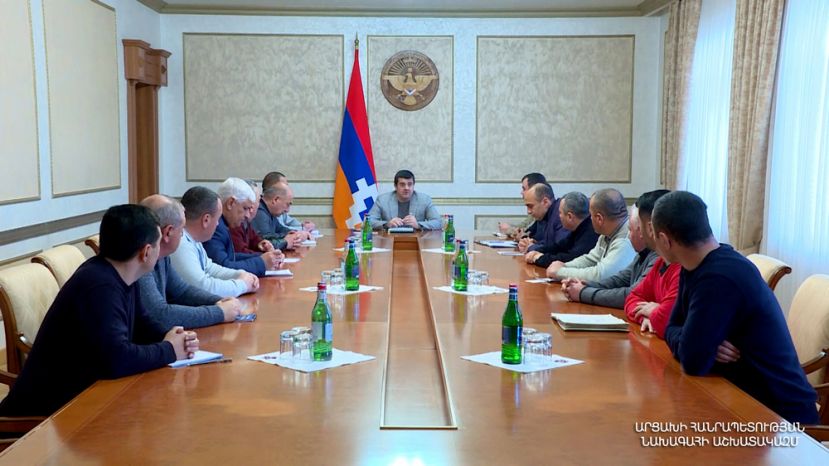 Президент Арутюнян принял членов общественной организации «Союз офицеров запаса Арцаха»