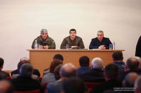 Президент Арутюнян представил в Аскеране новоназначенного руководителя администрации Армена Каграманяна
