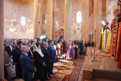 Торжественная церемония освящения Кафедрального собора Покрова Пресвятой Богородицы в Степанакерте