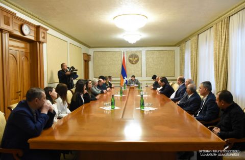 Президент Арутюнян принял членов Палаты адвокатов Республики Арцах