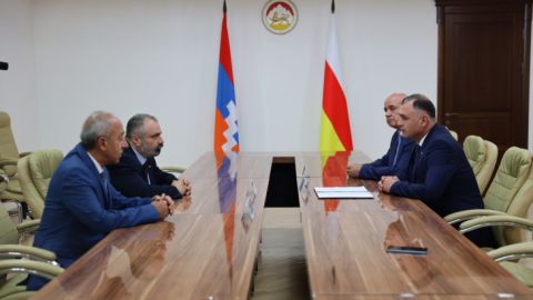 Министр иностранных дел Республики Арцах отбыл с рабочим визитом в Республику Южная Осетия