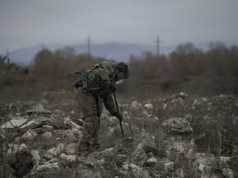 РИА Новости: Миротворцы завершают разминирование северной окраины Степанакерта