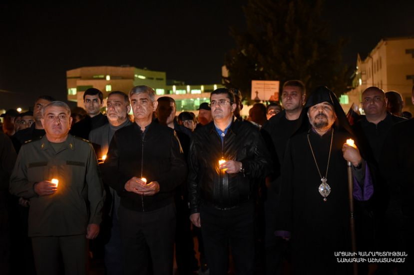 Президент Арутюнян принял участие в шествии, посвященном памяти жертв Геноцида армян