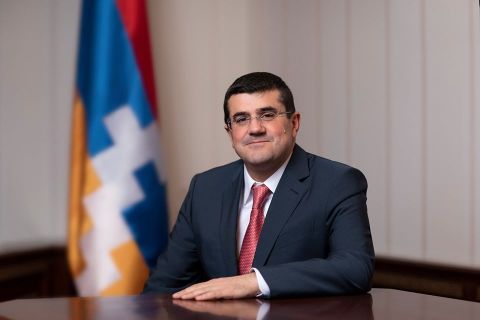 Араик Арутюнян направил послание по случаю Дня Первой Армянской Республики