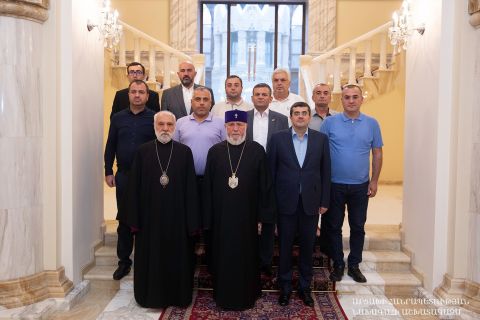 Президент Арутюнян и делегация НС Республики Арцах встретились с Католикосом Всех Армян Гарегином II