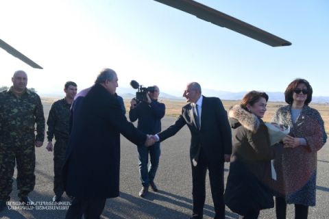 Президент Саакян встретил Президента Республики Армения Армена Саркисяна