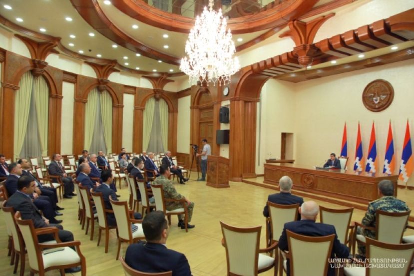 Президент Арутюнян представил структуру правительства и других органов государственного управления