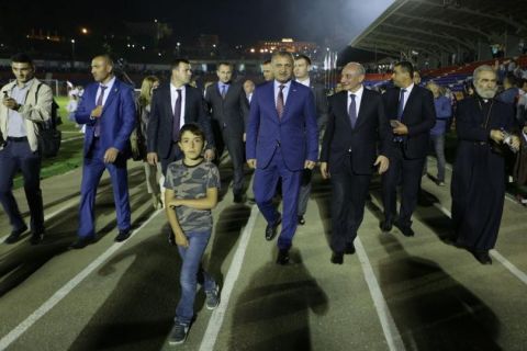 «Я им по-доброму завидую». Президент Южной Осетии о помощи богатых армян Арцаху