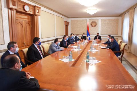 Президент Арутюнян принял делегацию политической инициативы «Во имя республики»